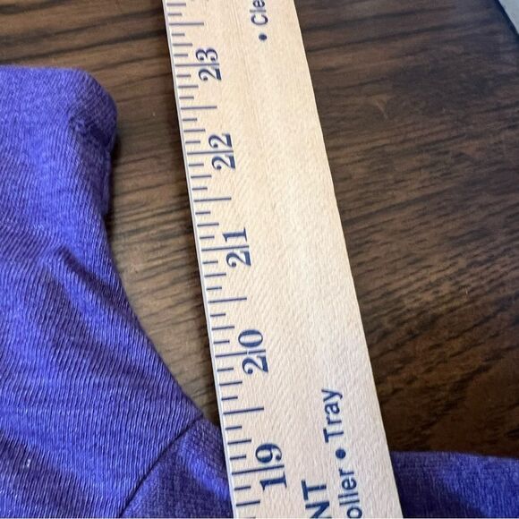 Purple Los Angeles Lakers deep V-Neck T-Shirt. NWT size Large. Women’s fit. - Picture 6 of 7